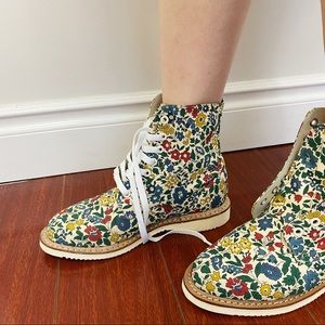 Dr. Martens Evan Flower City Poplin